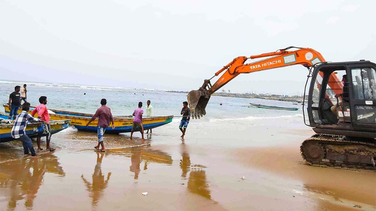 cyclone jawad Alert in Odisha and Andhara Pradesh (फोटो-PTI)