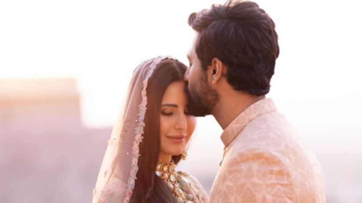 Katrina Kaif के सैंटा क्लॉज बनेंगे Vicky Kaushal, काम से ब्रेक लेकर वापस आये मुंबई