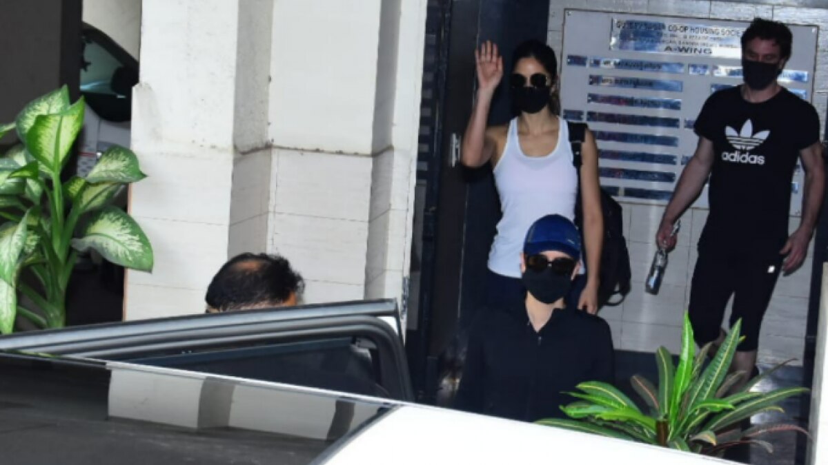 कटरीना कैफ अपने भाई-बहन के साथ