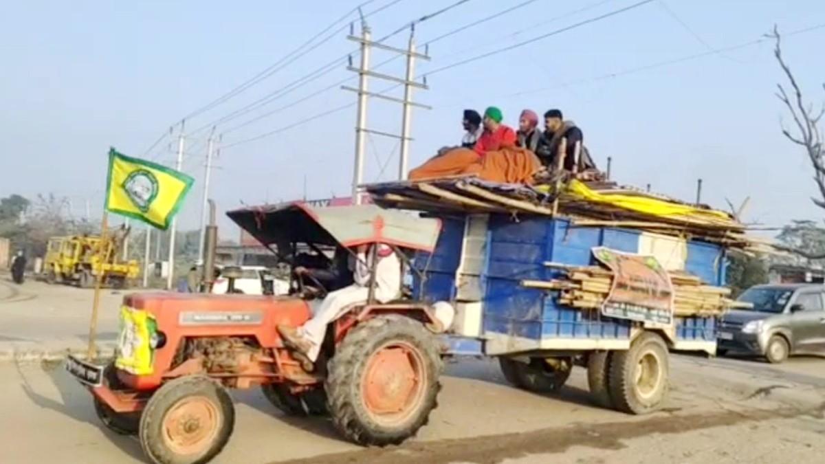 आधे से ज्यादा किसान टिकरी बॉर्डर से अपने घरों के लिए रवाना हो चुके हैं. 