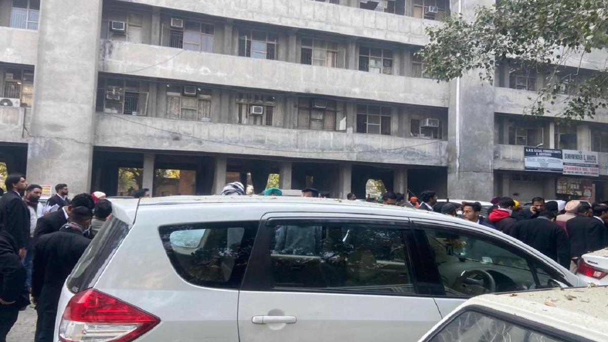 Ludhiana court Blast: एक किलोमीटर दूर तक सुनाई दिया धमाका, कुछ देर में लुधियाना जाएंगे CM चन्नी - Ludhiana court Blast sound heard one kilometre far charanjit singh channi going Ludhiana NTC -