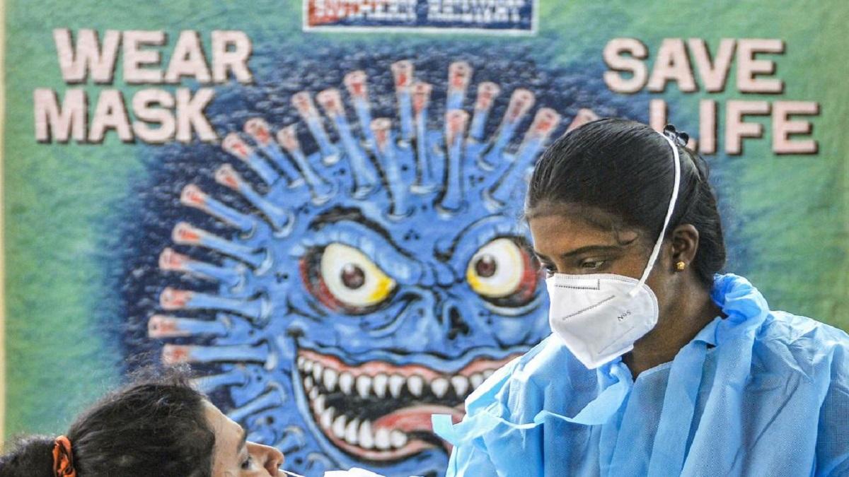 दिल्ली में मास्क को लेकर बढ़ेगी सख्ती (फोटो- पीटीआई)