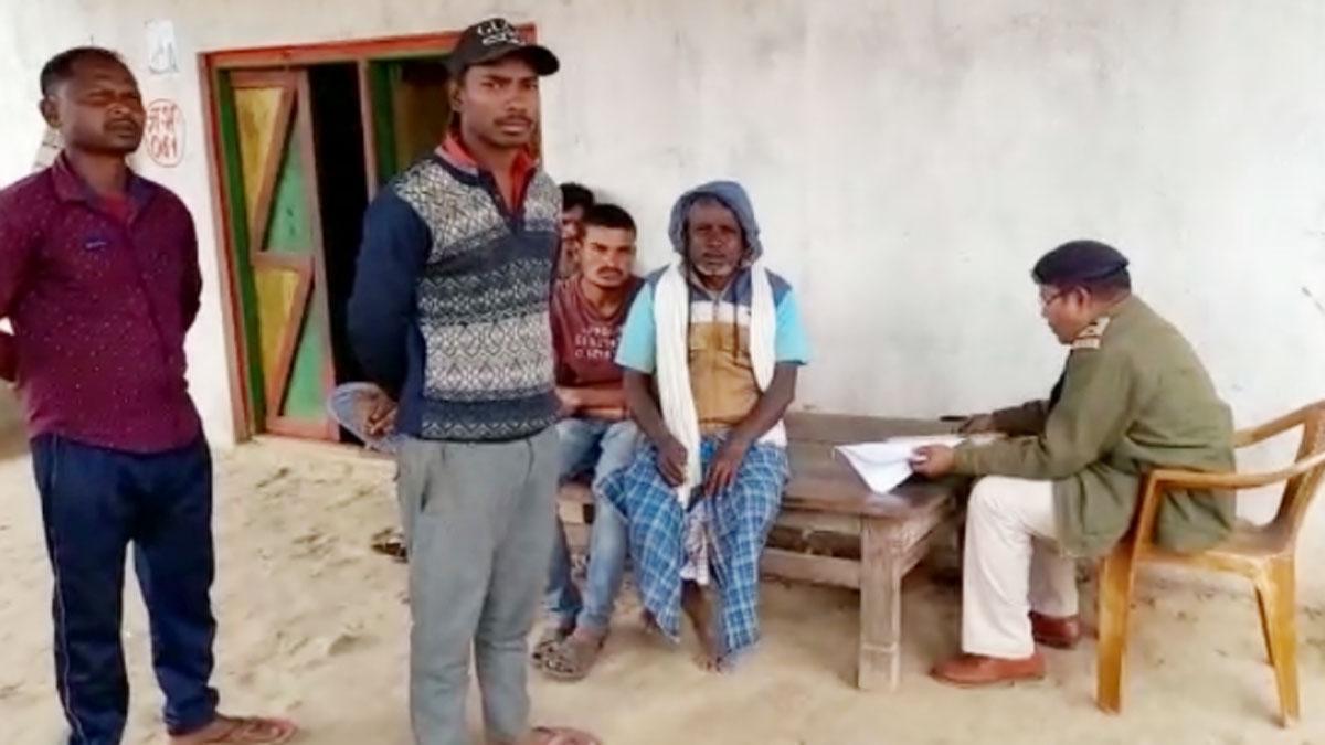 बीच सड़क सरेआम युवती की हत्या