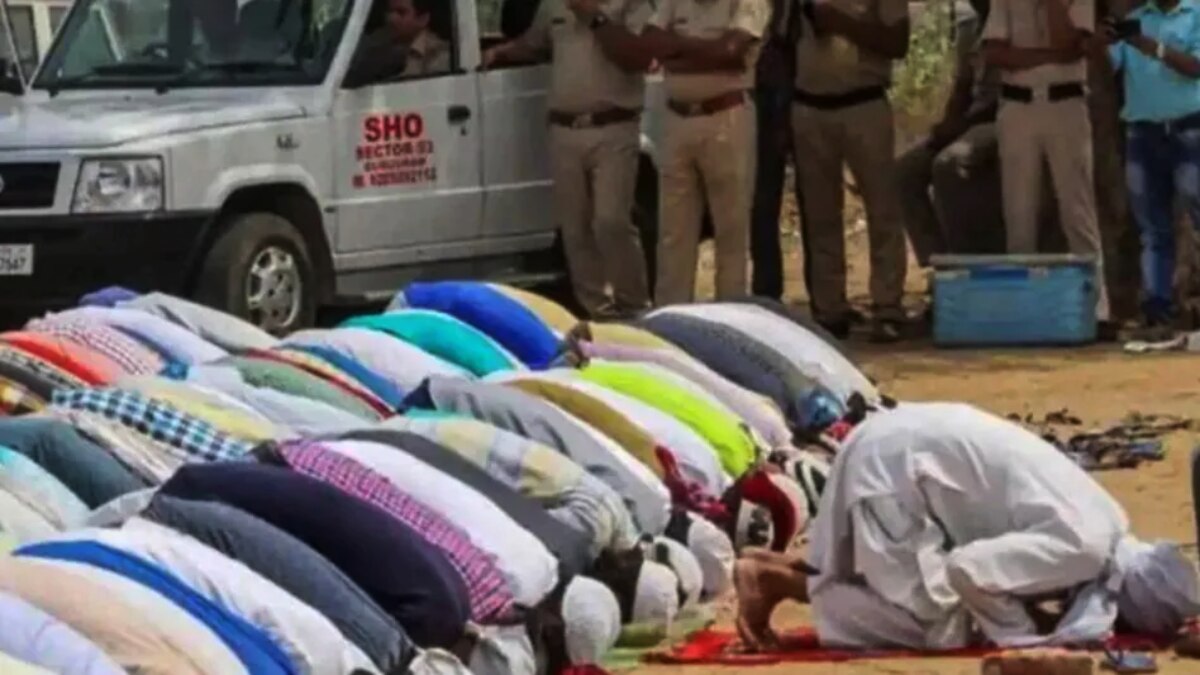 गुरुग्राम में पिछले कई महीनों से खुले में नमाज पढ़ने को लेकर विवाद चल रहा है