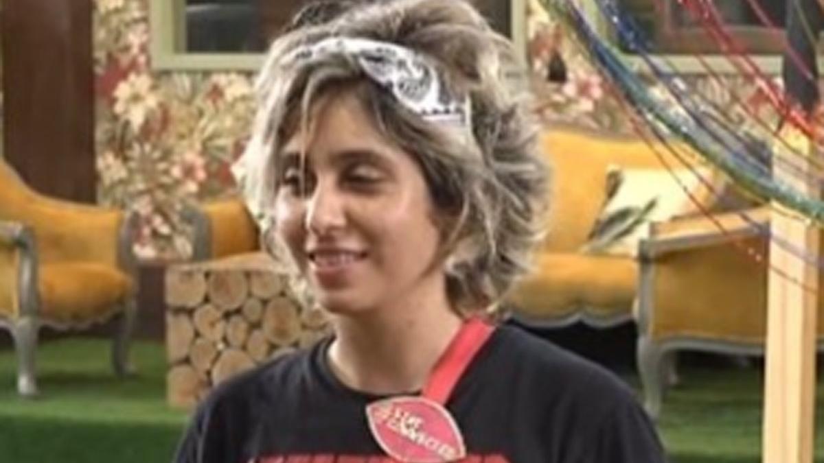 BB15: Shamita Shetty के बेहोश होने पर Neha Bhasin ने लगाई देवोलीना की क्लास, बोलीं- TRP के लिए इतना मत गिरो