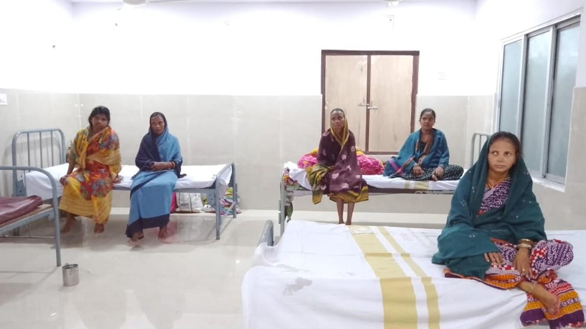 ओडिशा में 400 से ज्यादा महिलाओं को किया गया अस्पताल में शिफ्ट 