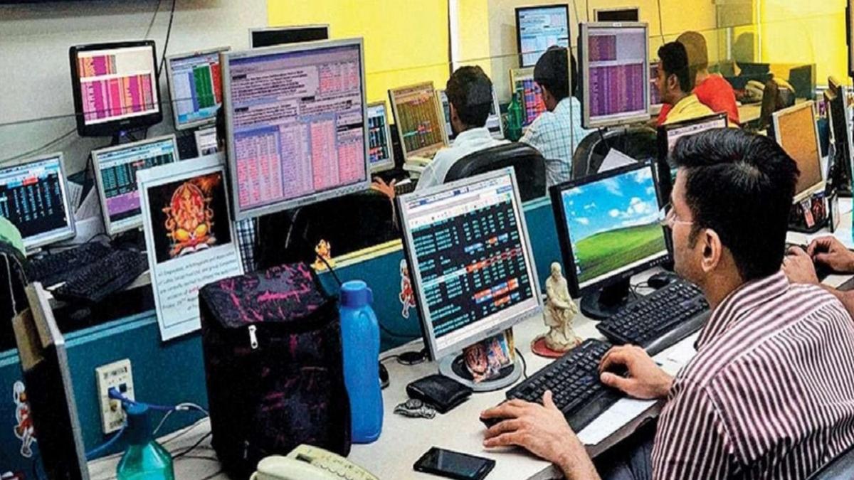 Share Market Open: शेयर बाजार में बढ़त का रुख जारी; सेंसेक्स, निफ्टी ‘फ्लैट’ खुले