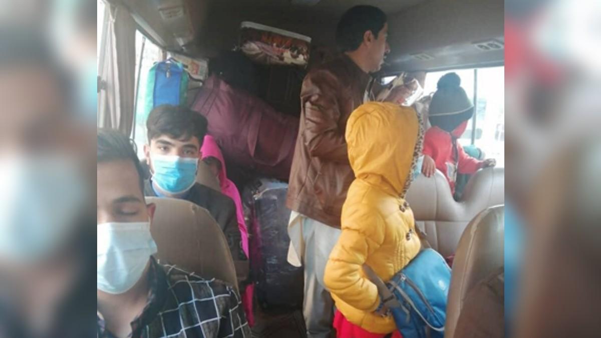 काबुल से दिल्ली पहुंची स्पेशल फ्लाइट, 110 लोगों को एयरलिफ्ट किया गया