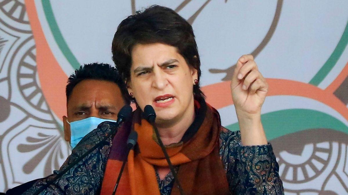 प्रियंका गांधी ने केंद्र और राज्य सरकार को घेरा. (फाइल फोटो-PTI)