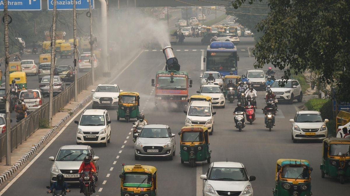 दिल्ली में प्रदूषण से हालातों में थोड़ा सुधार आया है. (फाइल फोटो-PTI)