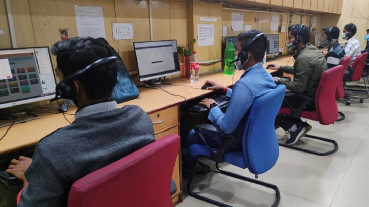 लखनऊ स्थित प्रदेश कंट्रोल रूम में 'एयर सुविधा' पोर्टल की शुरुआत की गई है.