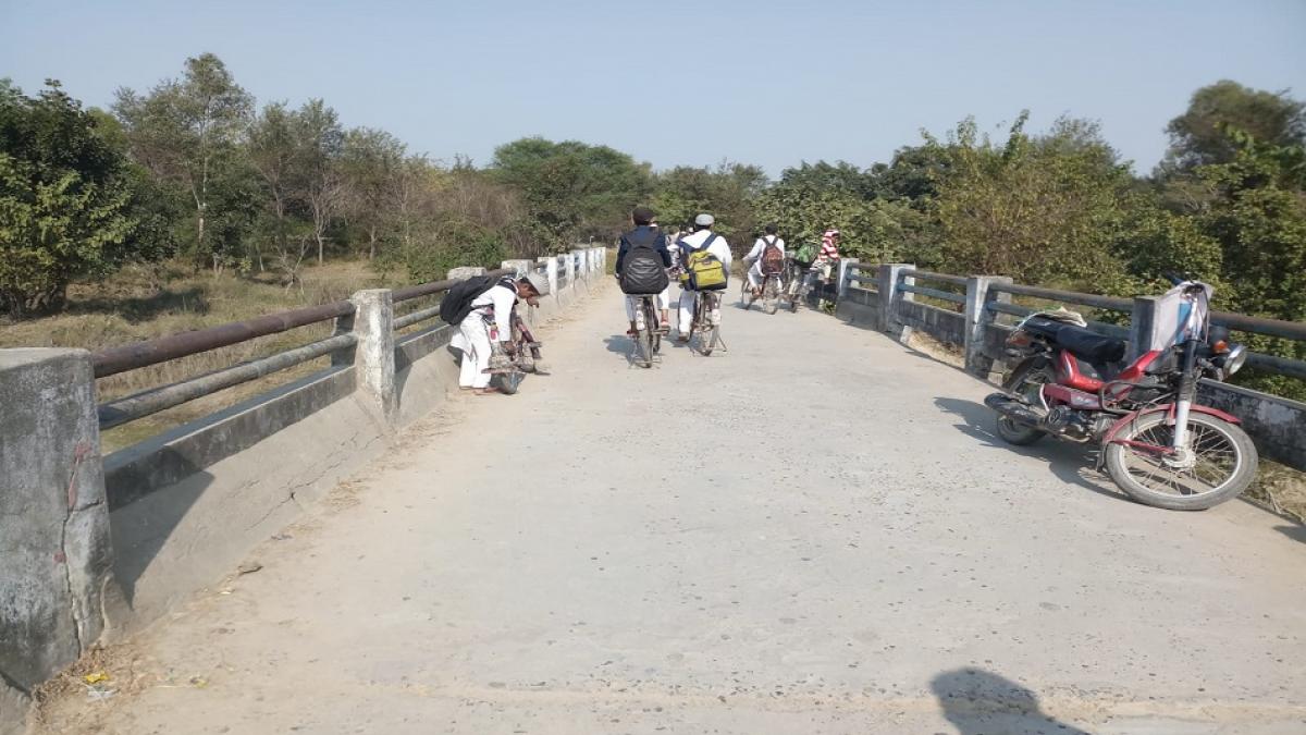 जनसहयोग से बना पुल