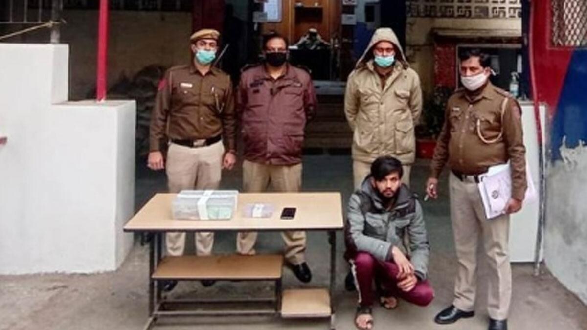 दिल्ली: वैलेंटाइन डे पर गर्लफ्रेंड से शादी करना चाहता था, टीवी पर क्राइम शो देखकर की चोरी - Delhi Thief Theft Money girlfriend marriage Valentine day tv crime show police arrested ...