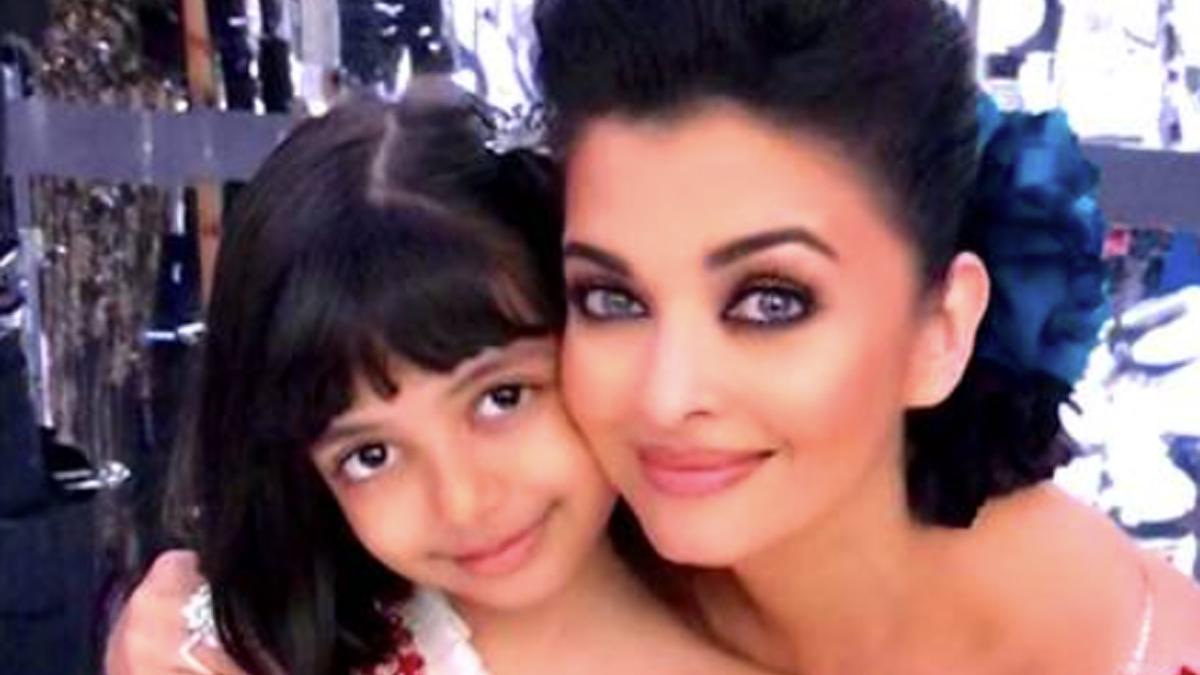 Aaradhya Bachchan की मिली हमशक्ल, फैंस ने BlackPink की इस स्टार से की तुलना, कहा- कार्बन कॉपी