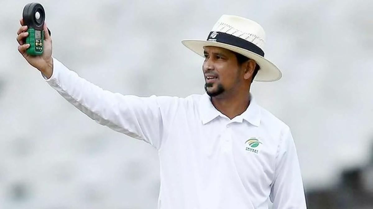 South African umpire Allahudien Paleker Test debut (Twitter)