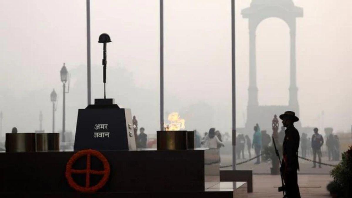 Amar Jawan Jyoti (Photo: REUTERS/Saumya Khandelwal)