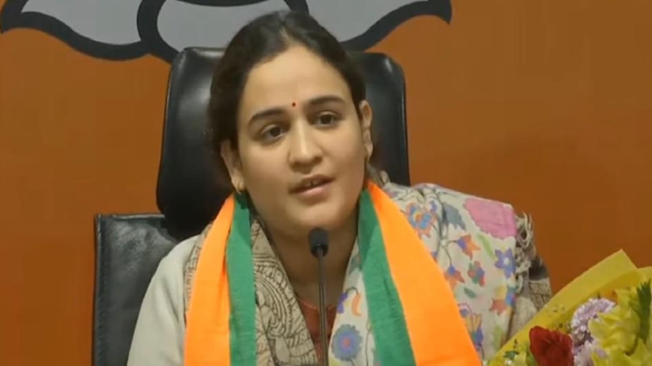 Aparna Yadav Joins BJP: 'राष्ट्रधर्म मेरे लिए सबसे ऊपर...', बीजेपी में शामिल होकर बोलीं अपर्णा यादव - aparna yadav joins BJP praise pm narendra modi up election akhilesh yadav samajwadi party NTC -