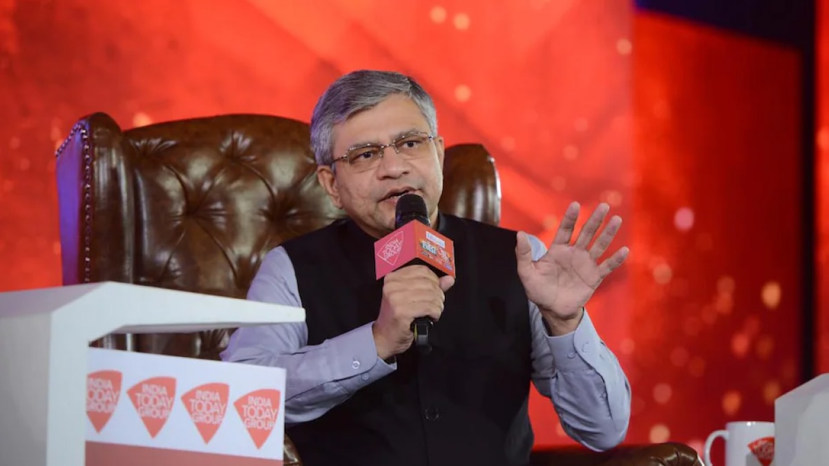 रेल मंत्री अश्विनी वैष्णव