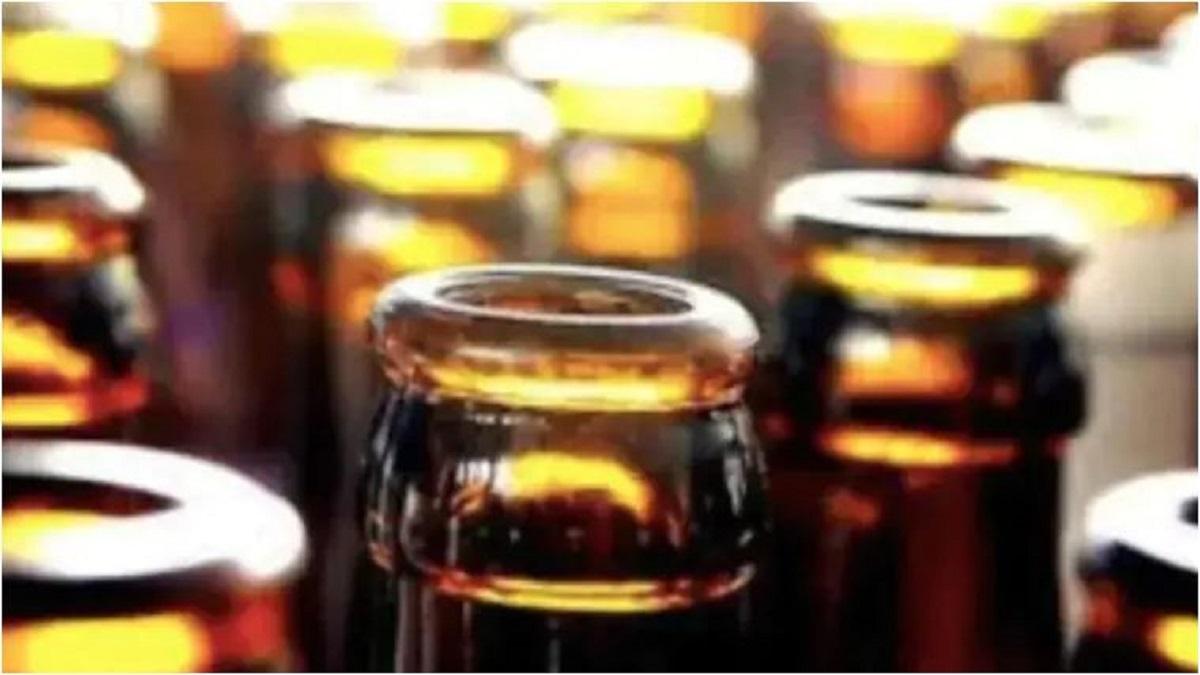 महाराष्ट्र: शराब के लिए नहीं दिए पैसे, दो दोस्तों ने अपने ही दोस्त के पेट में घोंप दी बीयर की बोतल