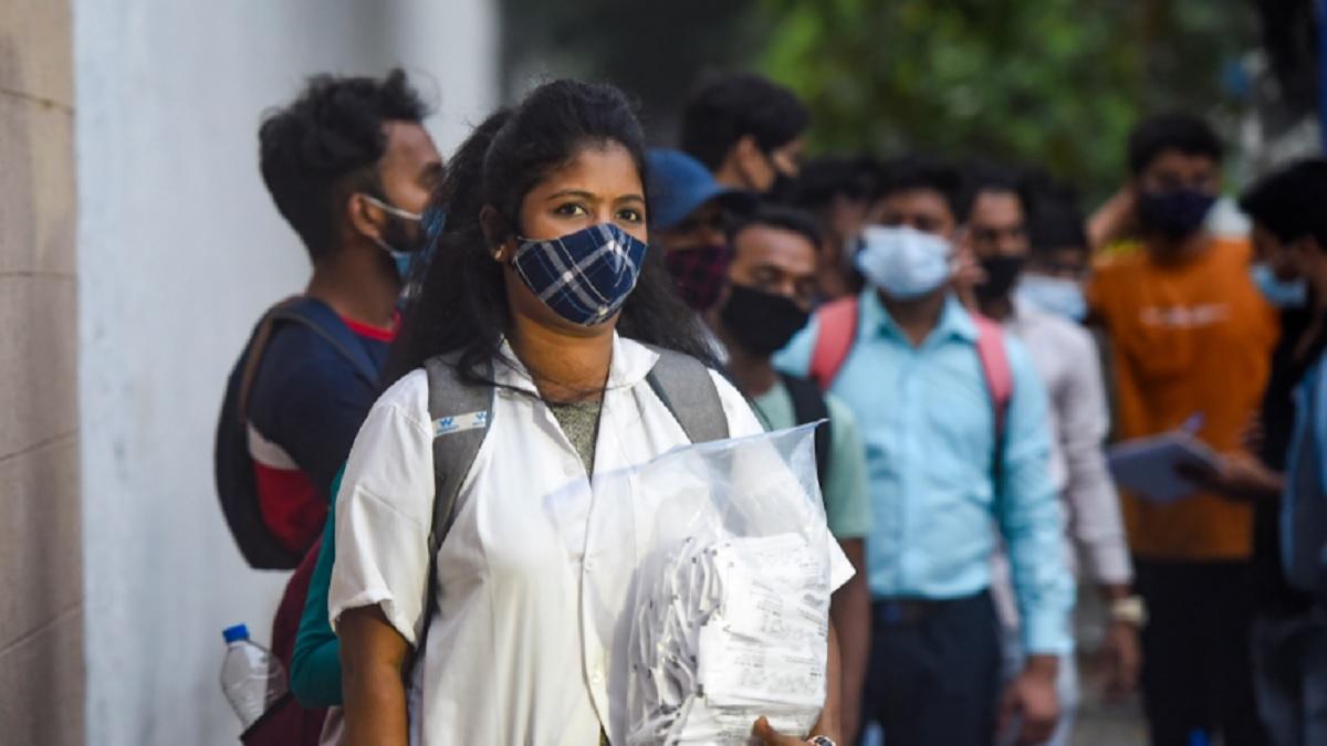 कोरोना के मामले तेजी से बढ़ रहे हैं