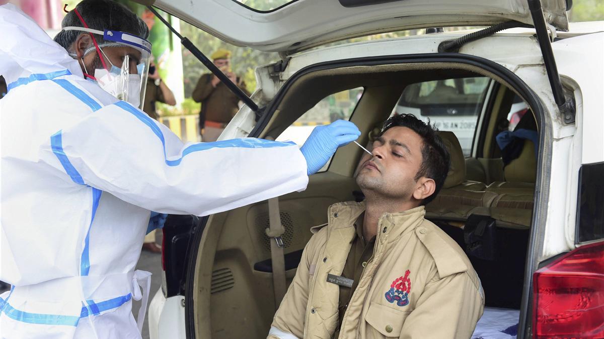 भारत में तेजी से बढ़ रहे हैं कोरोना के मामले