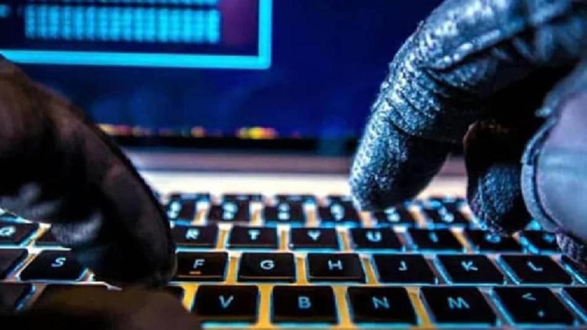 यूपी: एयरलाइन्स में नौकरी लगवाने के नाम पर धोखाधड़ी, गौतमबुद्ध नगर में गिरोह का पर्दाफाश