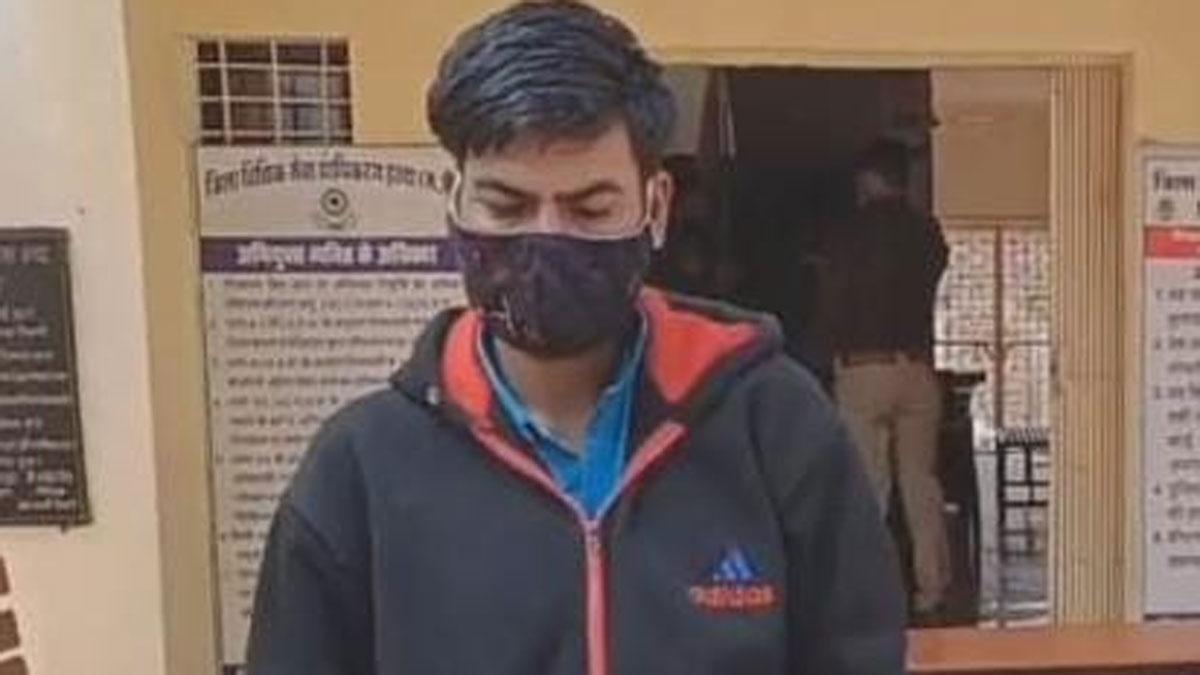 पत्नी की अश्लील फोटो सोशल मीडिया पर पोस्ट करने के आरोप में पति गिरफ्तार 