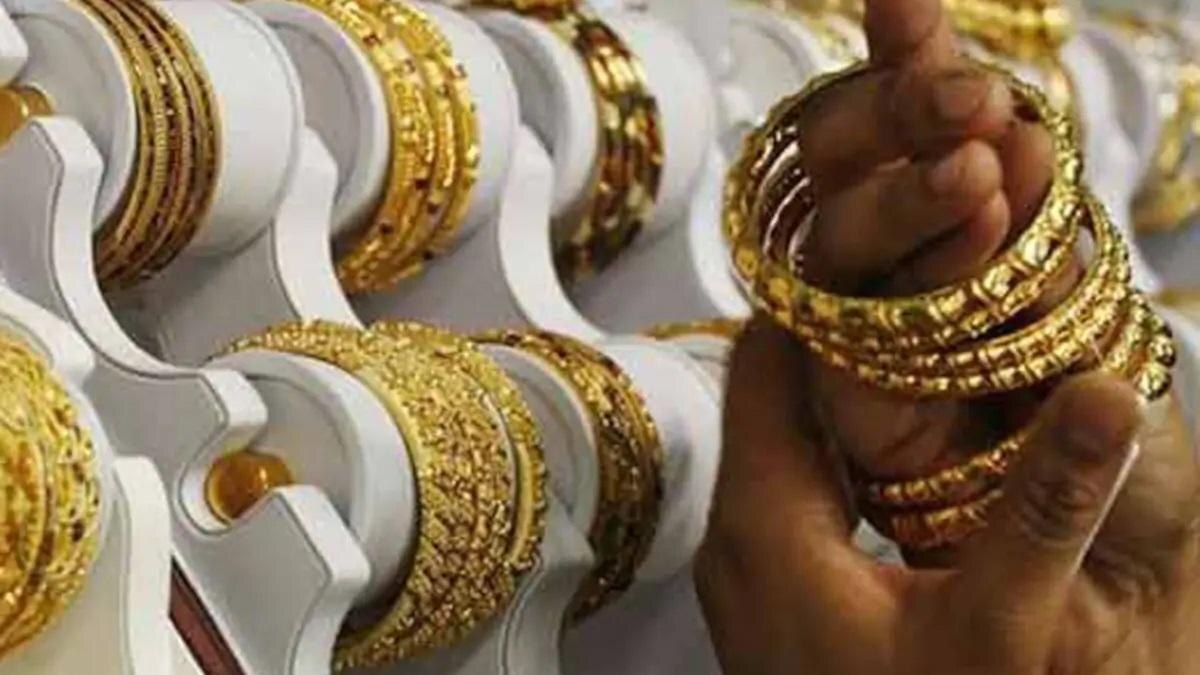 Gold-Silver Price Today: फिर सस्ती हुई चांदी, सोने के दाम में मामूली उछाल, देखें आज का रेट