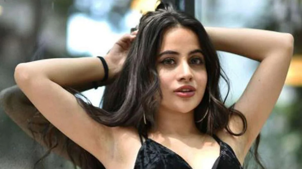 10 डिग्री टेंपरेचर में Urfi Javed ने पहनी बैकलेस ड्रेस, देखकर फैंस हैरान