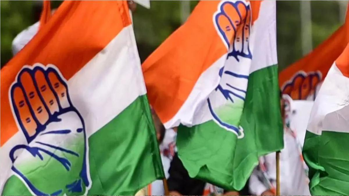 कांग्रेस का बर्चस्व रायबरेली और अमेठी में कम होने लगा है.