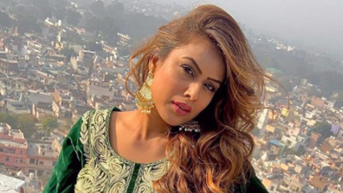 निया शर्मा