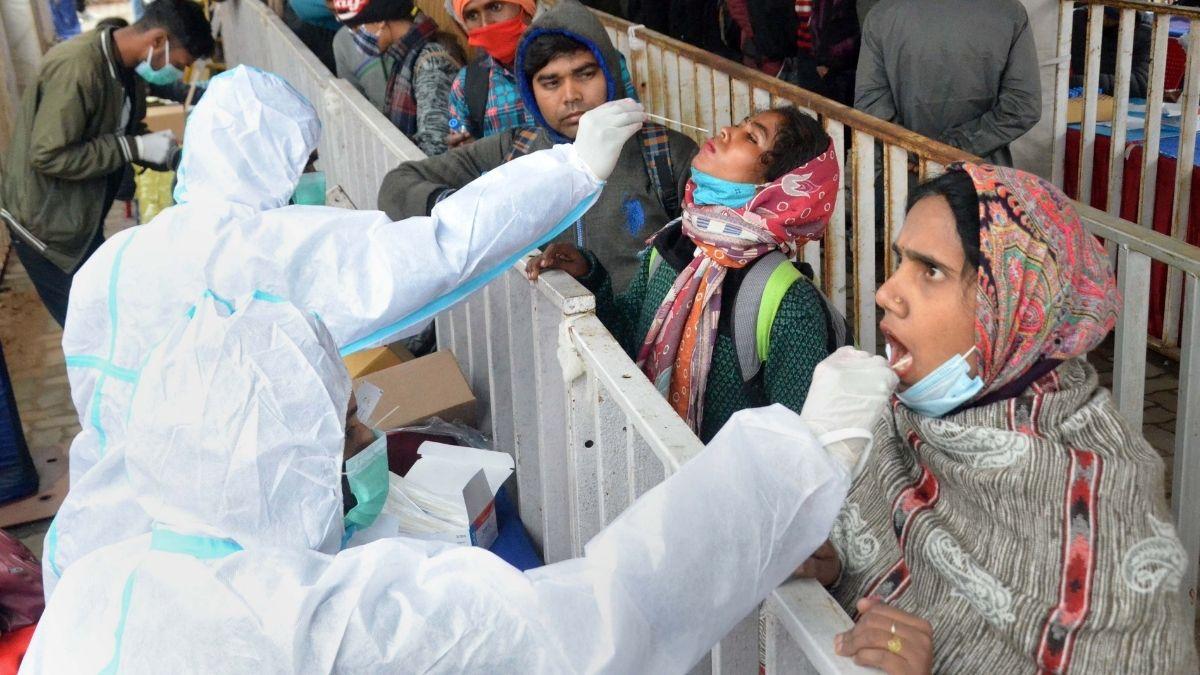 ओमिक्रॉन का देश में कम्युनिटी ट्रांसमिशन शुरू हो गया है. (फाइल फोटो-PTI)