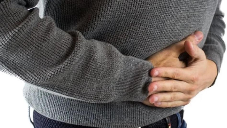 Omicron symptoms: पेट से जुड़ा है ओमिक्रॉन का ये लक्षण, दिखे तो हो जाएं सतर्क - covid 19 omicron can affect your gut stomach related symptoms diarrhoea warning sign to watch out