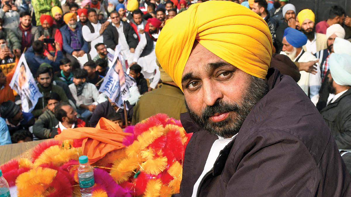 शांत और सौम्य मान की पारंपरिक छवि बनाम पुराना क्लीन शेव किया हुआ अवतार