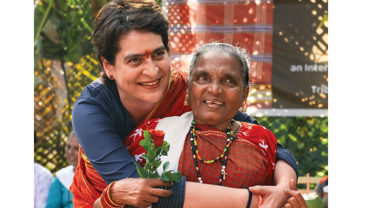 प्रियंका गांधी: राजनीति में नारीकरण