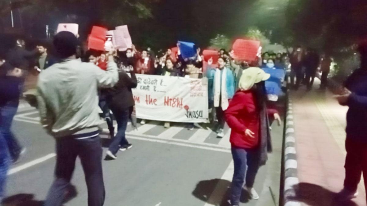 जेएनयू के छात्रों का प्रोटेस्ट मार्च 