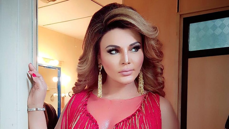 BB फिनाले से पहले गुस्से में Rakhi Sawant, क्यों बोलीं-'मुझे छेड़ा तो 200cr का मानहानि का केस करूंगी' - Bigg Boss 15 Finale Rakhi Sawant blue gown video says is someone misbehave
