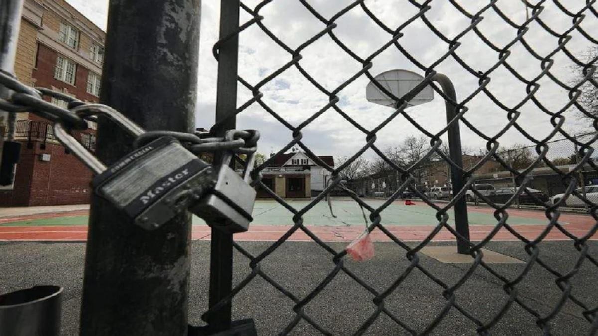 School Closed: उत्तराखंड में 16 जनवरी तक बंद हुए 12वीं तक के स्कूल, ऑनलाइन क्लासेज रहेंगी जारी