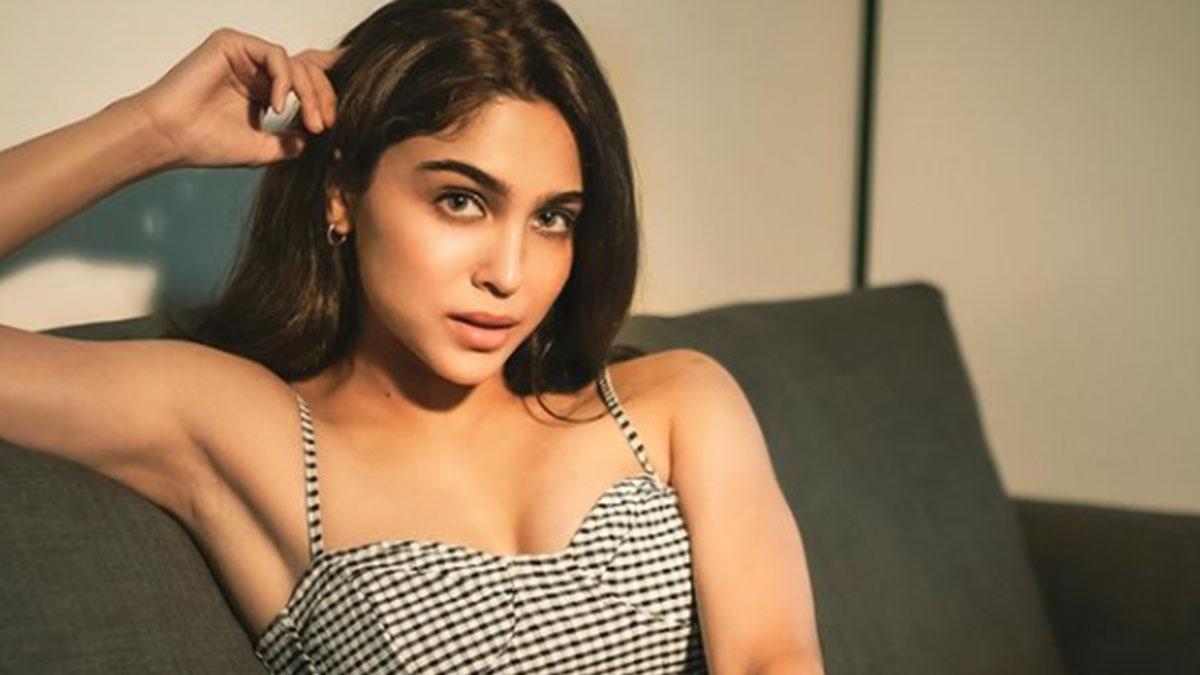 शरवरी वाघ