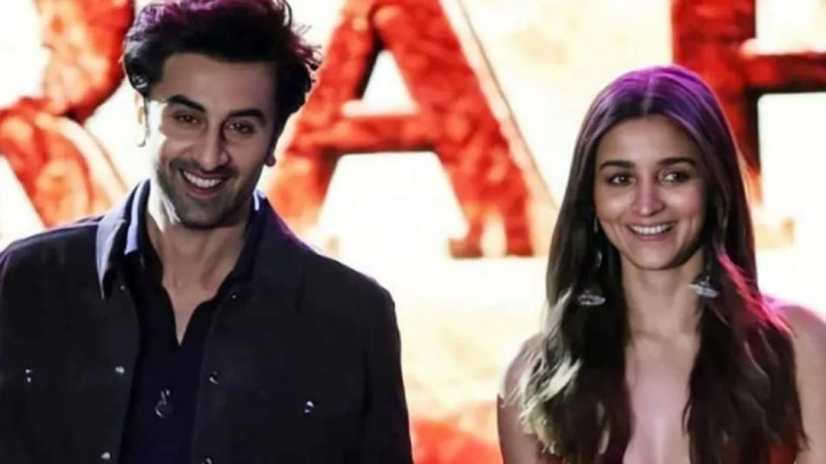 कपिल शर्मा शो में कृष्णा अभिषेक ने Alia Bhatt से की Ranbir Kapoor से शादी करने की मांग