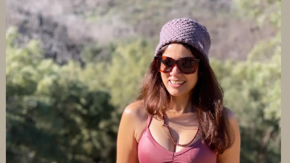 Shah Rukh की इस को-स्टार ने बिकिनी में बिखेरा जलवा, शायराना हुए यूजर्स