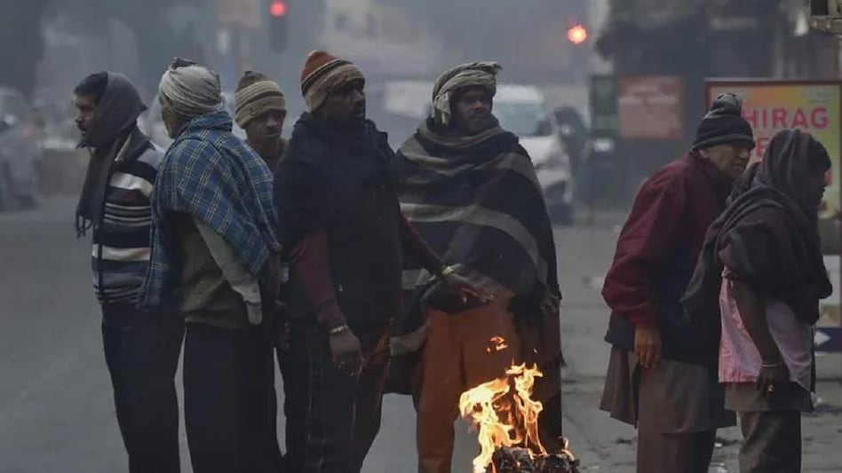 Weather Today: दिल्ली में छाए रहेंगे बादल, लेकिन हाड़ कंपाने वाली ठंड से मिली मुक्ति, जानिए आपके शहर में कैसा रहेगा आज का मौसम - Weather Update Today 7th January ...