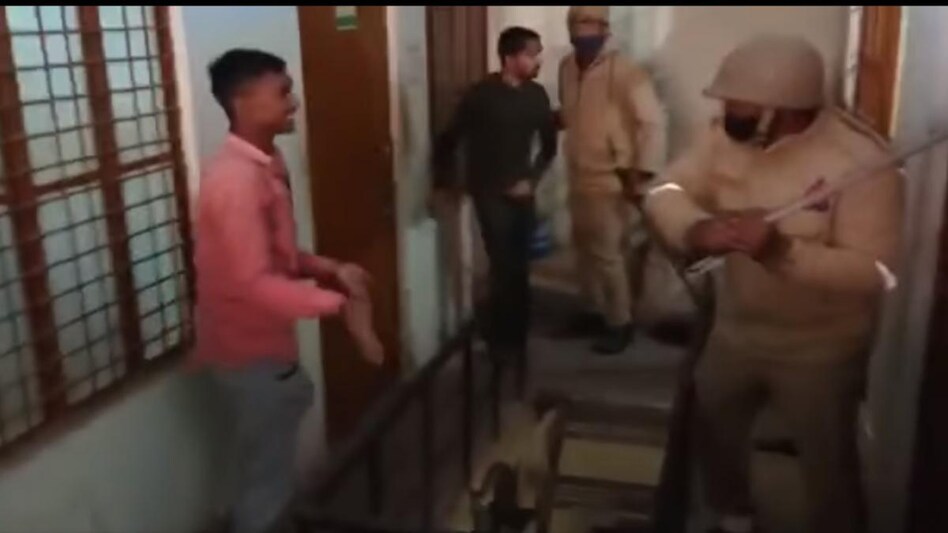 प्रयागराज में छात्रों के खिलाफ पुलिस का एक्शन