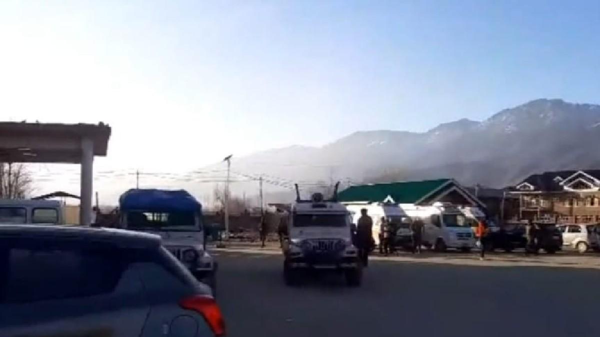 J&K: बांदीपोरा में आतंकवादियों ने पुलिस पार्टी पर ग्रेनेड फेंका, 5 जवान घायल