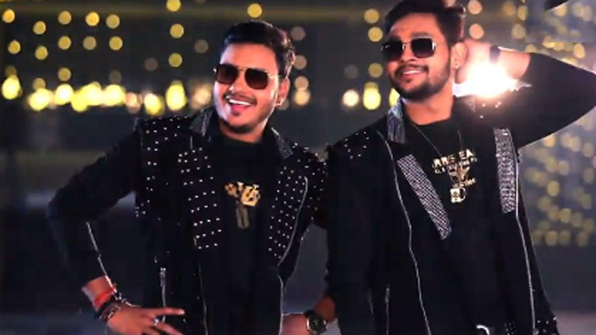  'लड़की पटाते कमर देख के' की स्टारकास्ट