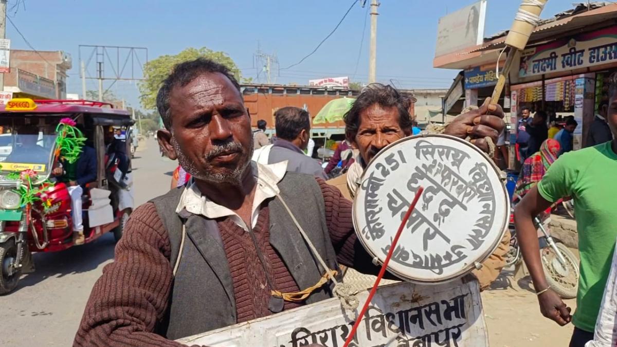 चुनाव प्रचार करते छेद्दू चमार