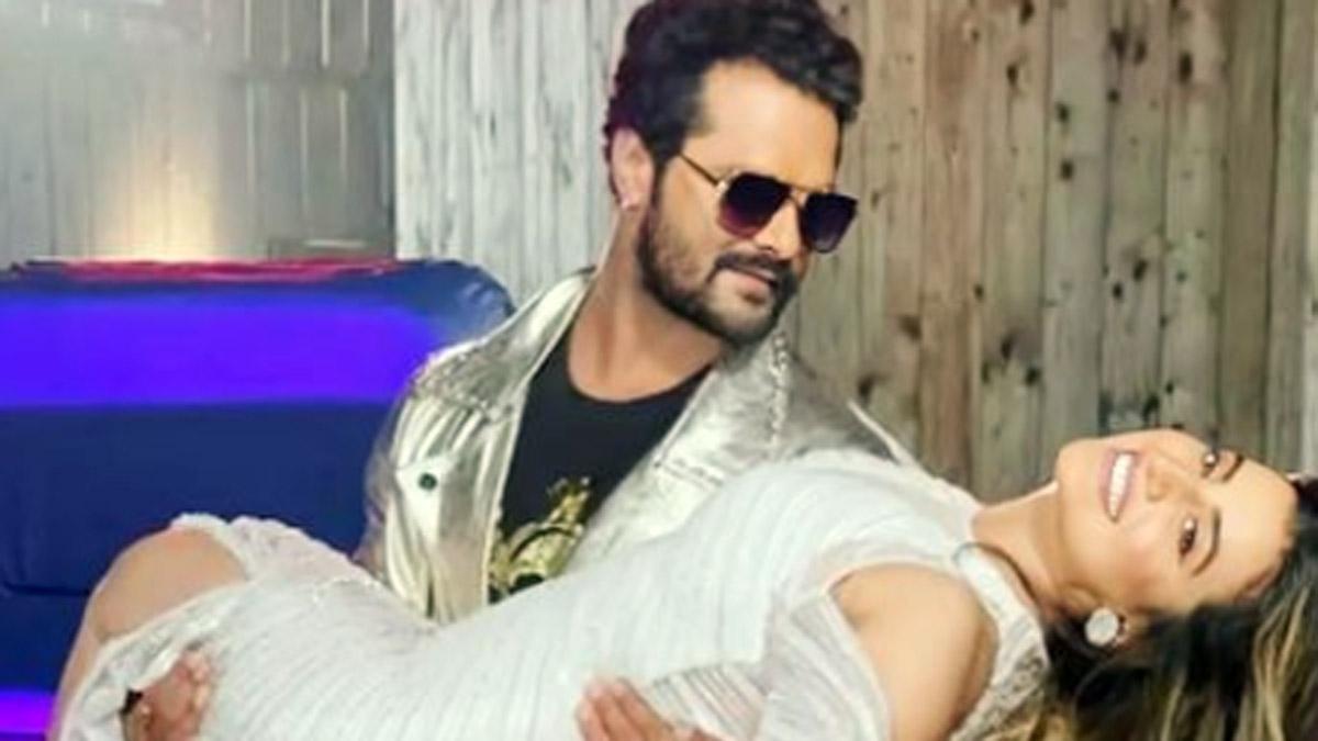 खेसारी लाल यादव, अक्षरा सिंह