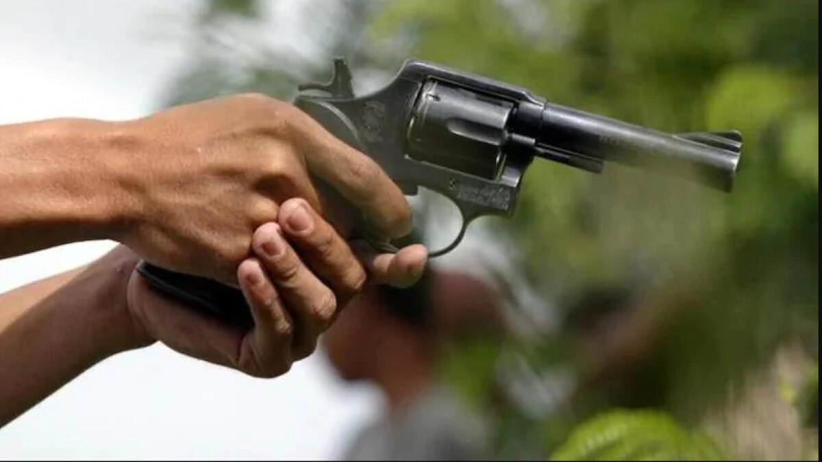 पुलिस ने मुठभेड़ में गोली मारी और आरोपी गिरफ्तार ( सांकेतिक फोटो)
