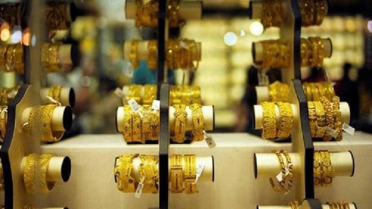 Gold Price: सोने की चमक बढ़ी, चांदी हुई सस्ती, हफ्ते भर में इतने बदल गए भाव