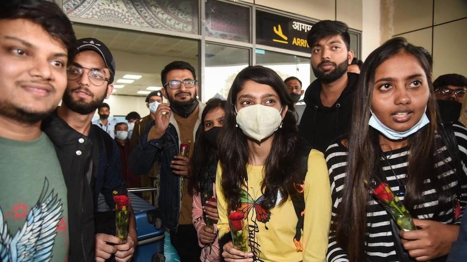 यूक्रेन से नहीं लौटना चाहती भारतीय छात्रा, वजह जान गर्व करेंगे आप - ukraine 17 years old indian student haryana return from kyiv ntc - AajTak